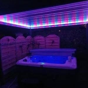 https://nouveautee-la-remise-de-guytou-et-spa.fr-provencehotel.com